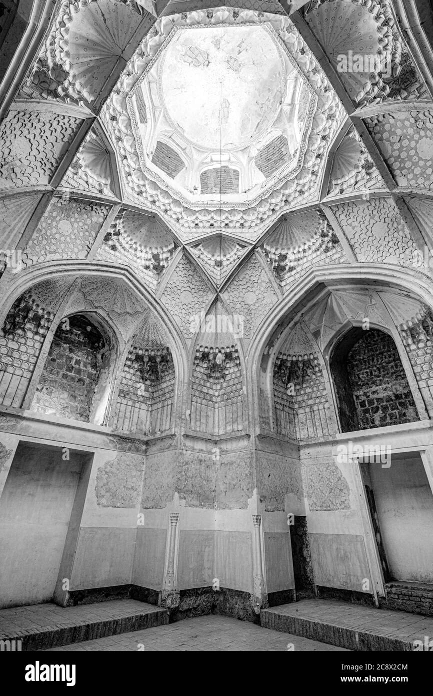 Interno della sala, la madrasa Timurid del Khargird, Khorasan, Iran Foto Stock