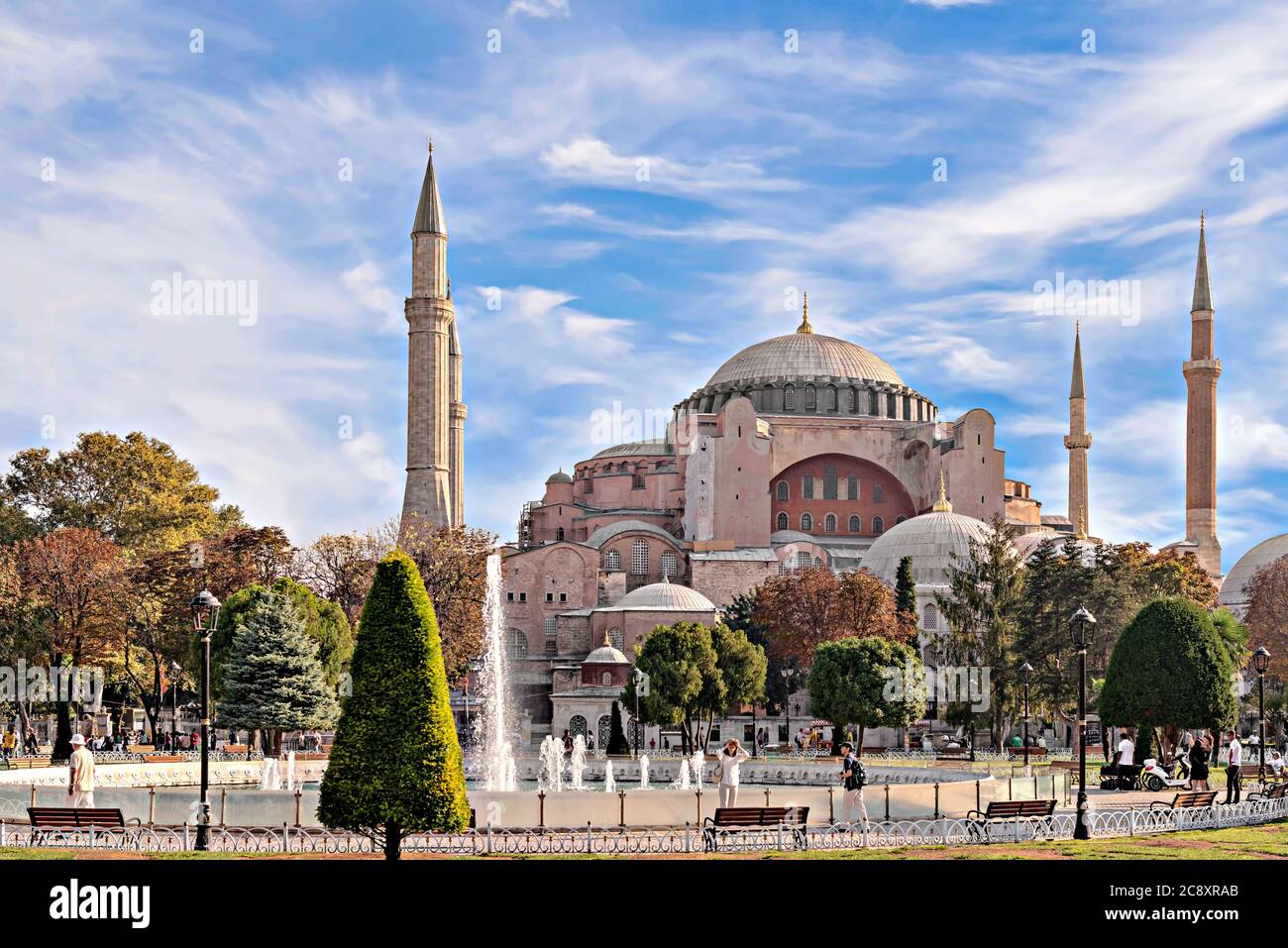 Istanbul, Turchia - 11 settembre 2014: Vista alla Santa Sapienza di Santa Sofia è una ex basilica patriarcale greco-ortodossa (chiesa), in seguito imperiale Foto Stock