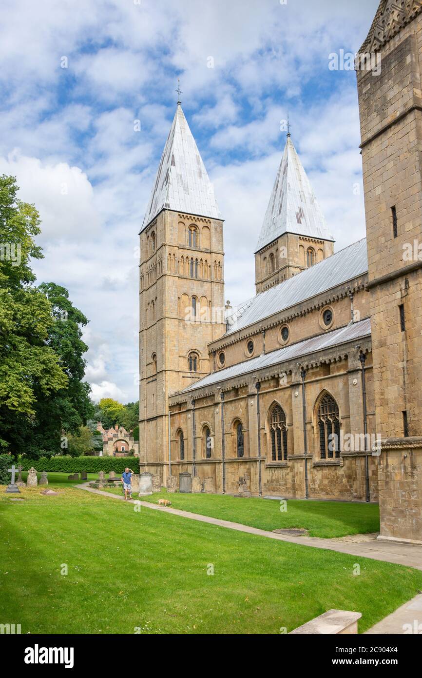 12 ° secolo Southwell Minster, Church Street, Southwell, Nottinghamshire, Inghilterra, Regno Unito Foto Stock