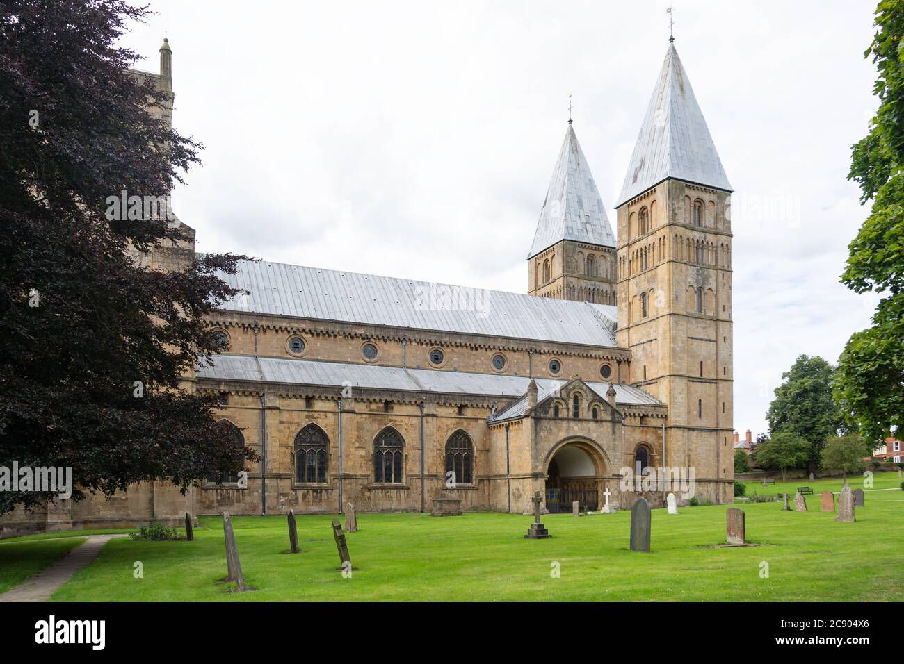 12 ° secolo Southwell Minster, Church Street, Southwell, Nottinghamshire, Inghilterra, Regno Unito Foto Stock