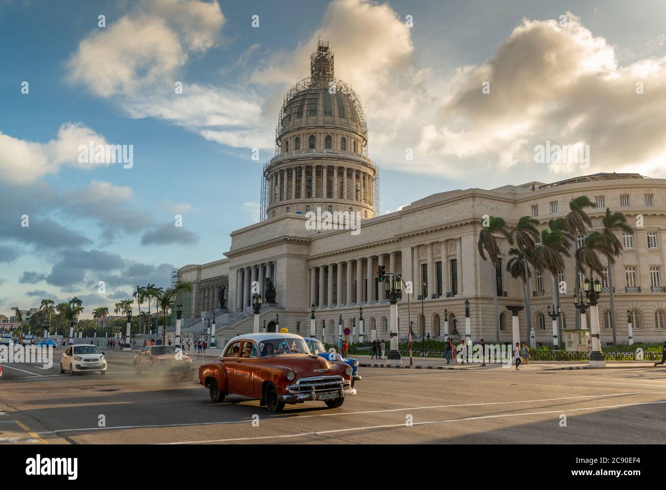 Fu la sede del governo cubano fino alla Rivoluzione cubana, nel 1959. Attuale Accademia cubana delle Scienze. Foto Stock