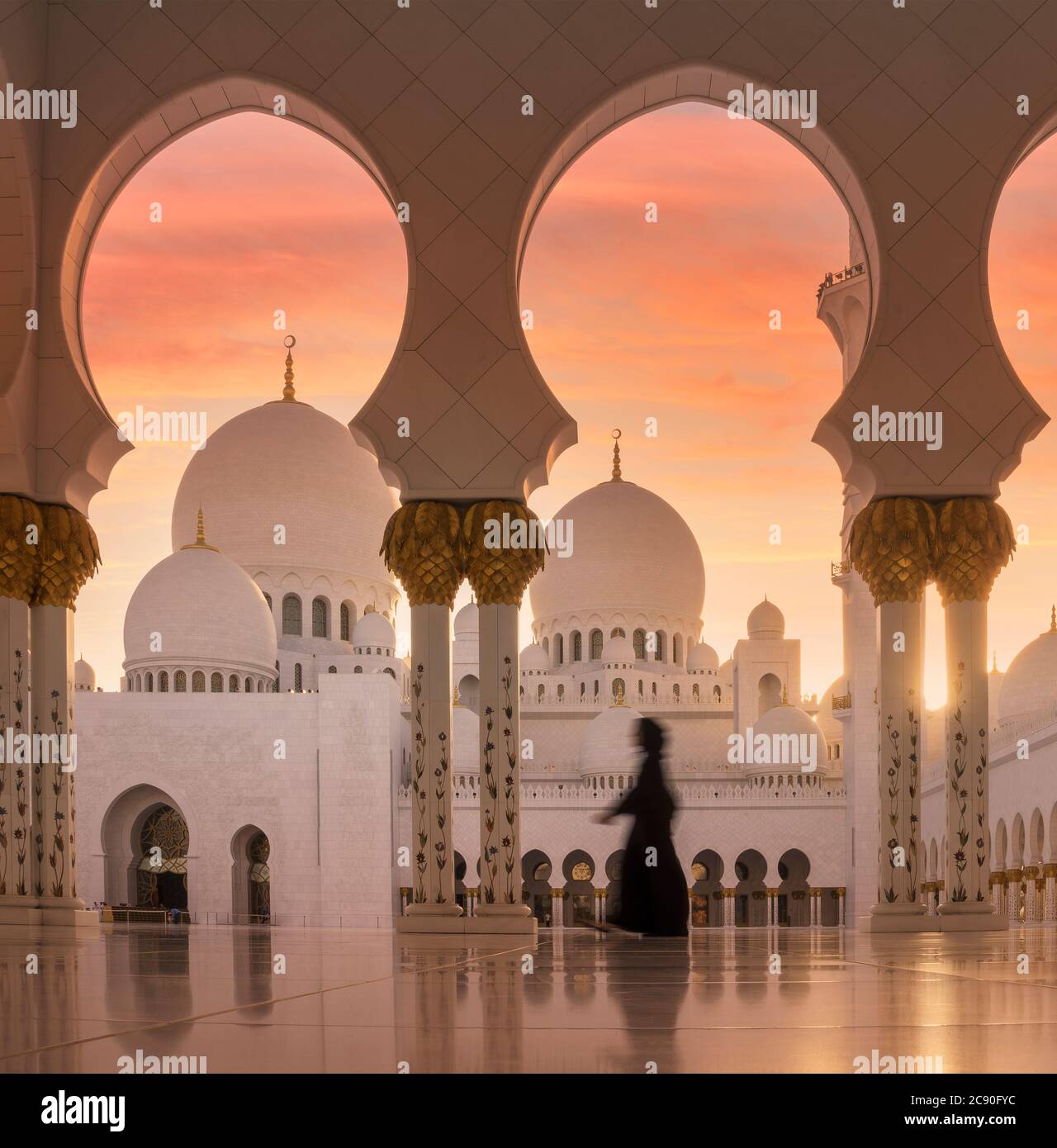 Emirati Arabi Uniti, Abu Dhabi, Moschea al tramonto Foto Stock