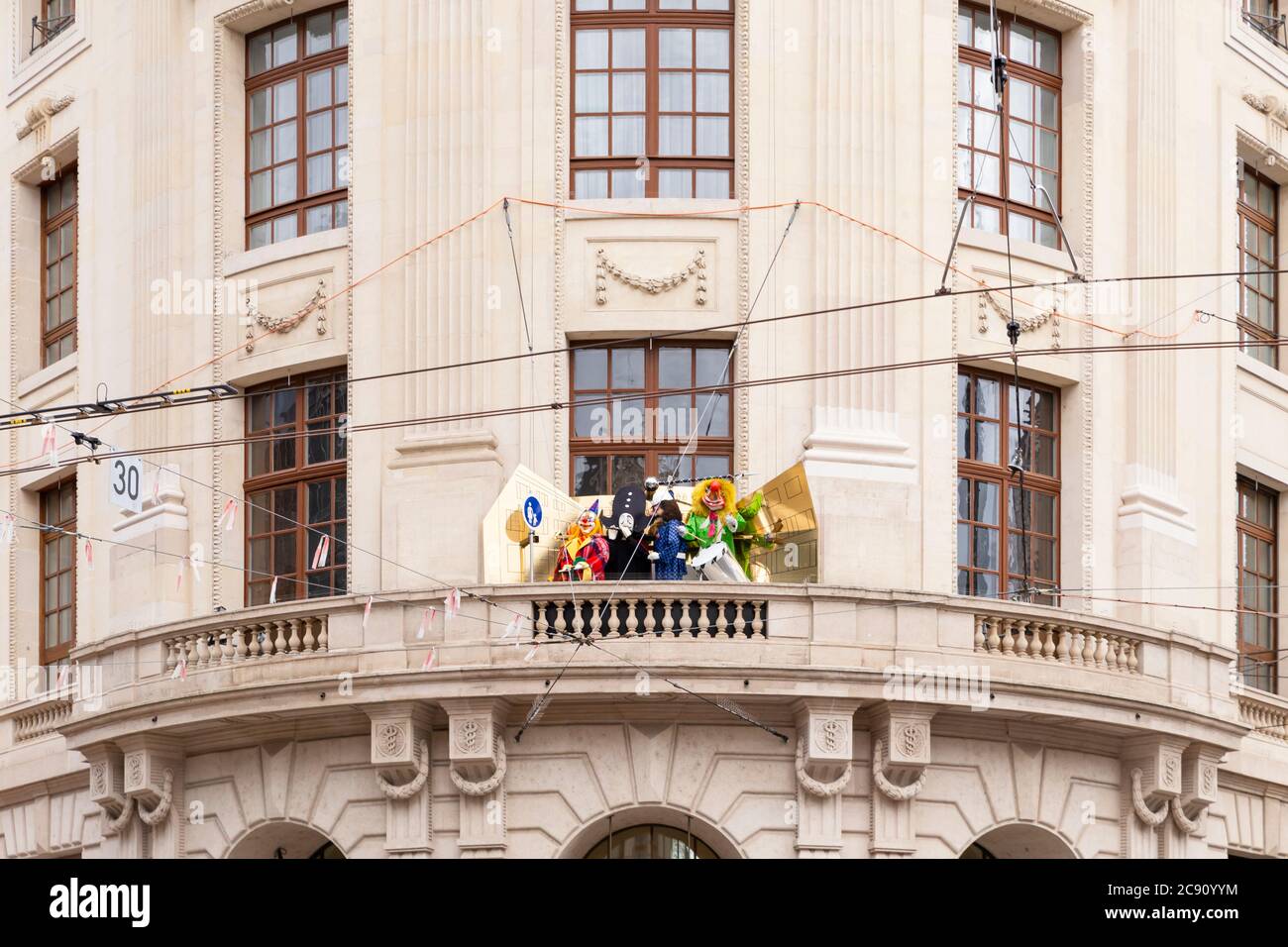 Svizzera, Basilea, 3 marzo 2020. Il carnevale di Basilea è stato annullato a causa della pandemia del virus corona. Decorazione ancora in piedi. Foto Stock