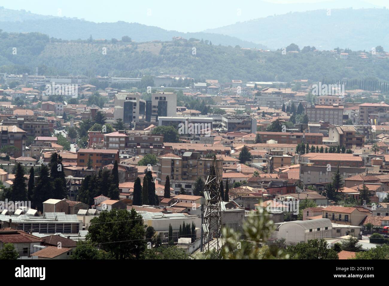 Sora, Italia - 22 luglio 2017: Veduta aerea della città Foto Stock
