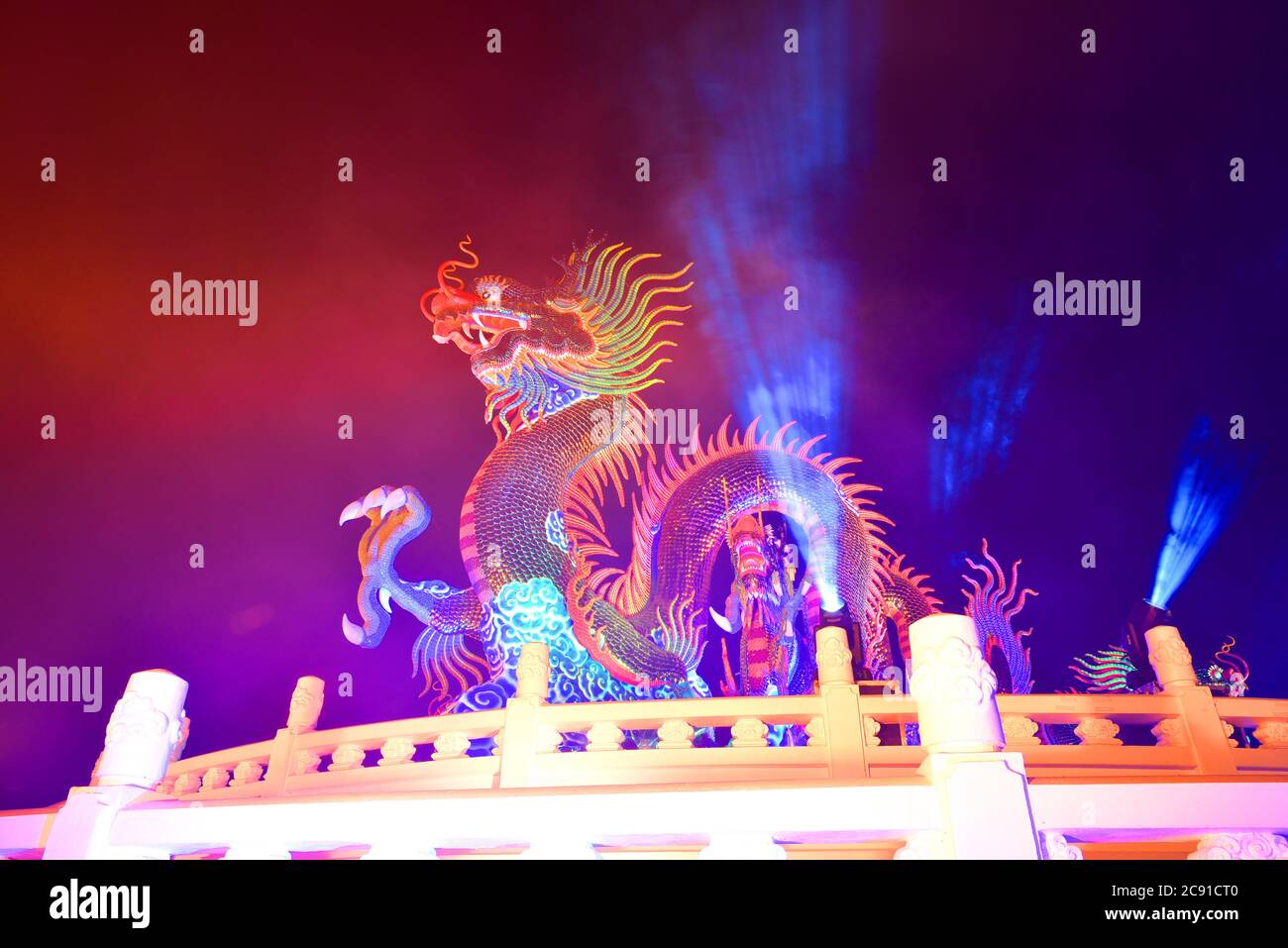 Nakhon Sawan cityThailandia turisti venire a visitare il Capodanno cinese Lanterna Festival, Dragon Chinese Capodanno, cinese Dragon Lanterna Foto Stock
