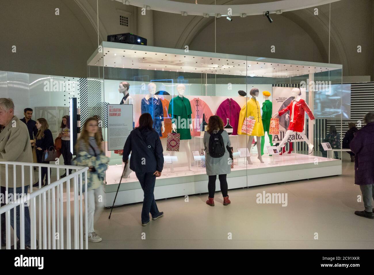 La mostra di moda di Mary Quant a V&A, Londra, Regno Unito Foto Stock