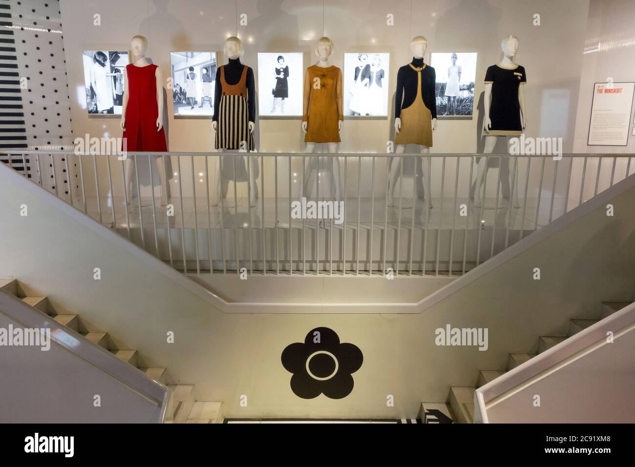 La mostra di moda di Mary Quant a V&A, Londra, Regno Unito Foto Stock