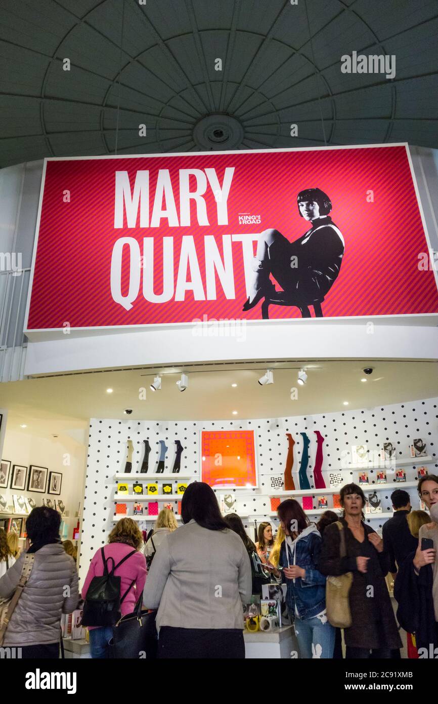 La mostra di moda di Mary Quant a V&A, Londra, Regno Unito Foto Stock