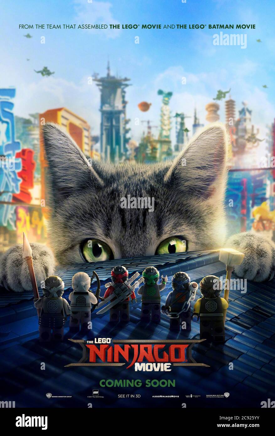 The Lego Ninjago Movie (2017) diretto da Charlie Bean, Paul Fisher e Bob Logan con Jackie Chan, Dave Franco, Fred Armisen e Michael Peña. La linea di giocattoli Lego Ninjago colpisce il grande schermo, sei giovani ninja combattono per proteggere la loro patria contro un malvagio Signore della guerra. Foto Stock