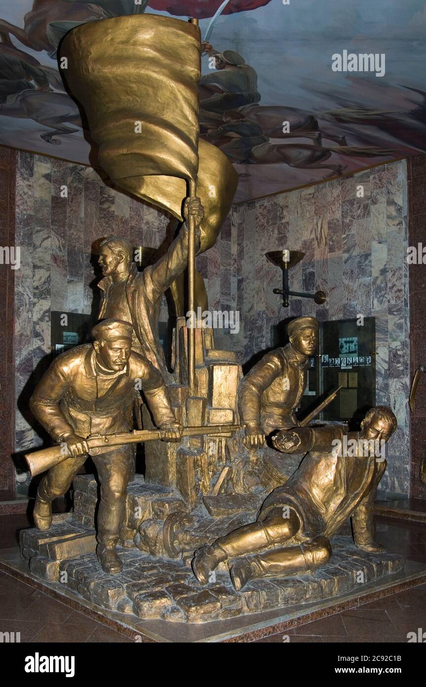 Museo storico statale (ex Museo Lenin), prima rivoluzione fallita del 1905, Ala-Too Square, Bishkek, Kirghizistan Foto Stock