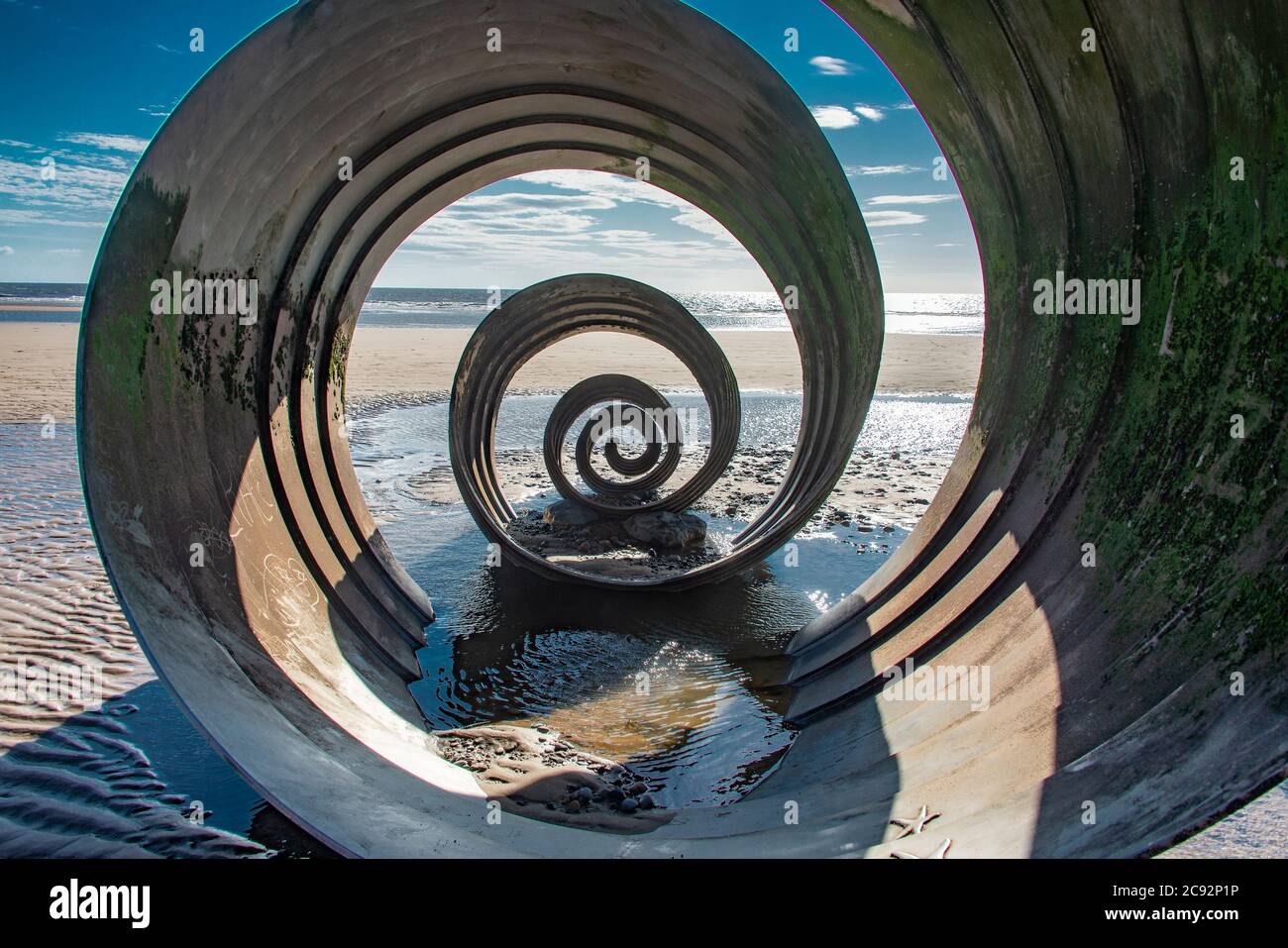Mary's Shell, un pezzo d'arte pubblica sulla spiaggia di Cleveleys, Borough of Wyre, Lancashire. Foto Stock