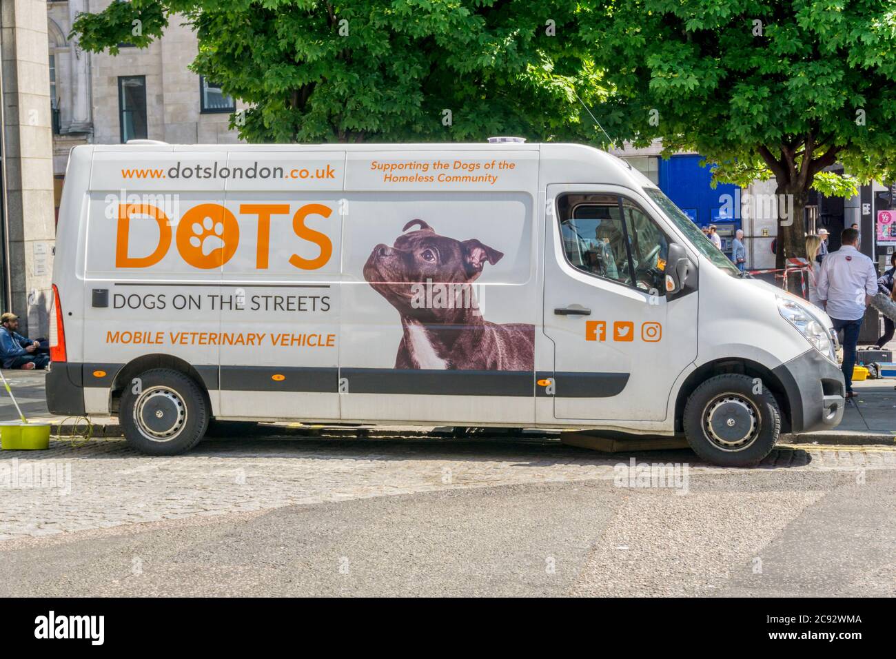 DOTS Dogs on the Streets veicolo veterinario mobile che sostiene i cani della comunità senza tetto a Londra. Foto Stock