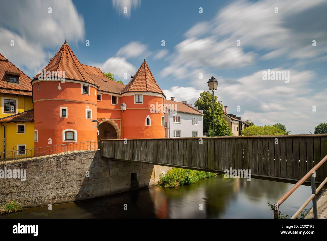 Biertor in der Oberpfalz, Bayern an einem sonnigen Tag im Sommer mit Wolken am blauen Himmel Foto Stock