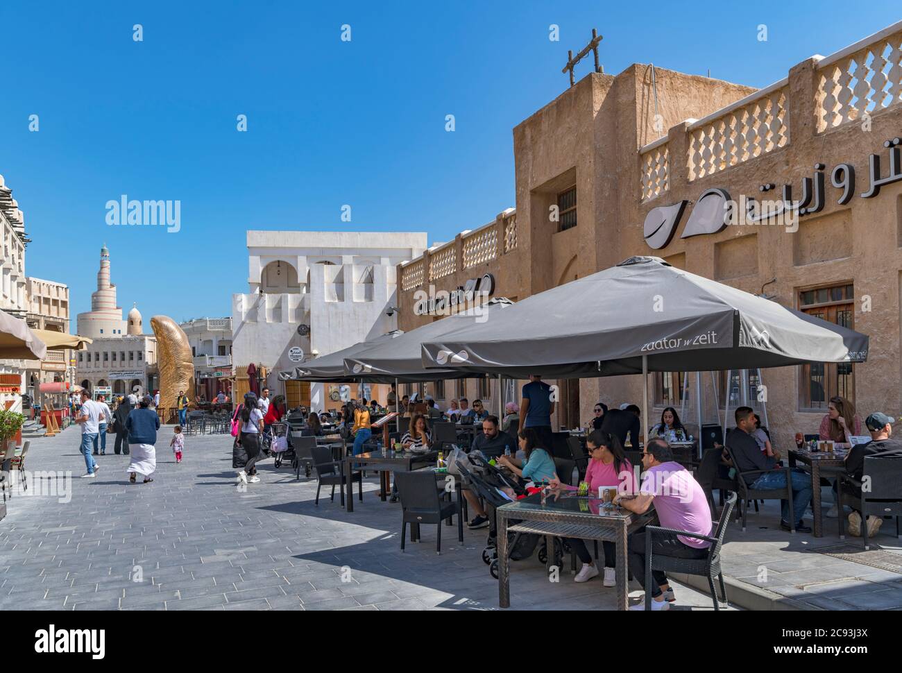 Caffè e ristoranti a Souq Waqif, Doha, Qatar, Medio Oriente Foto Stock
