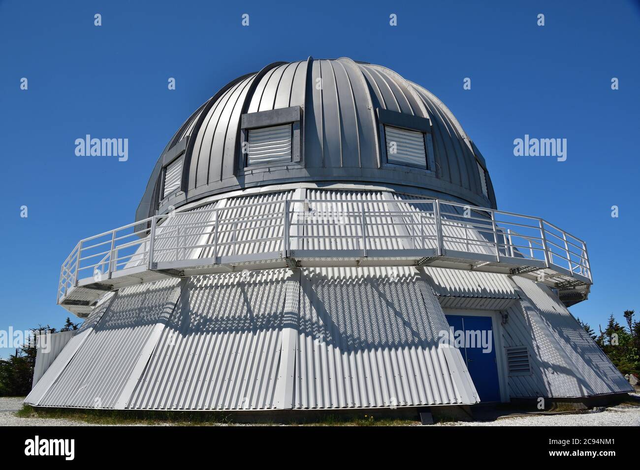 Parco Nazionale Mont-Megantic Osservatorio Astronomico, AstroLab, cielo azzurro Foto Stock