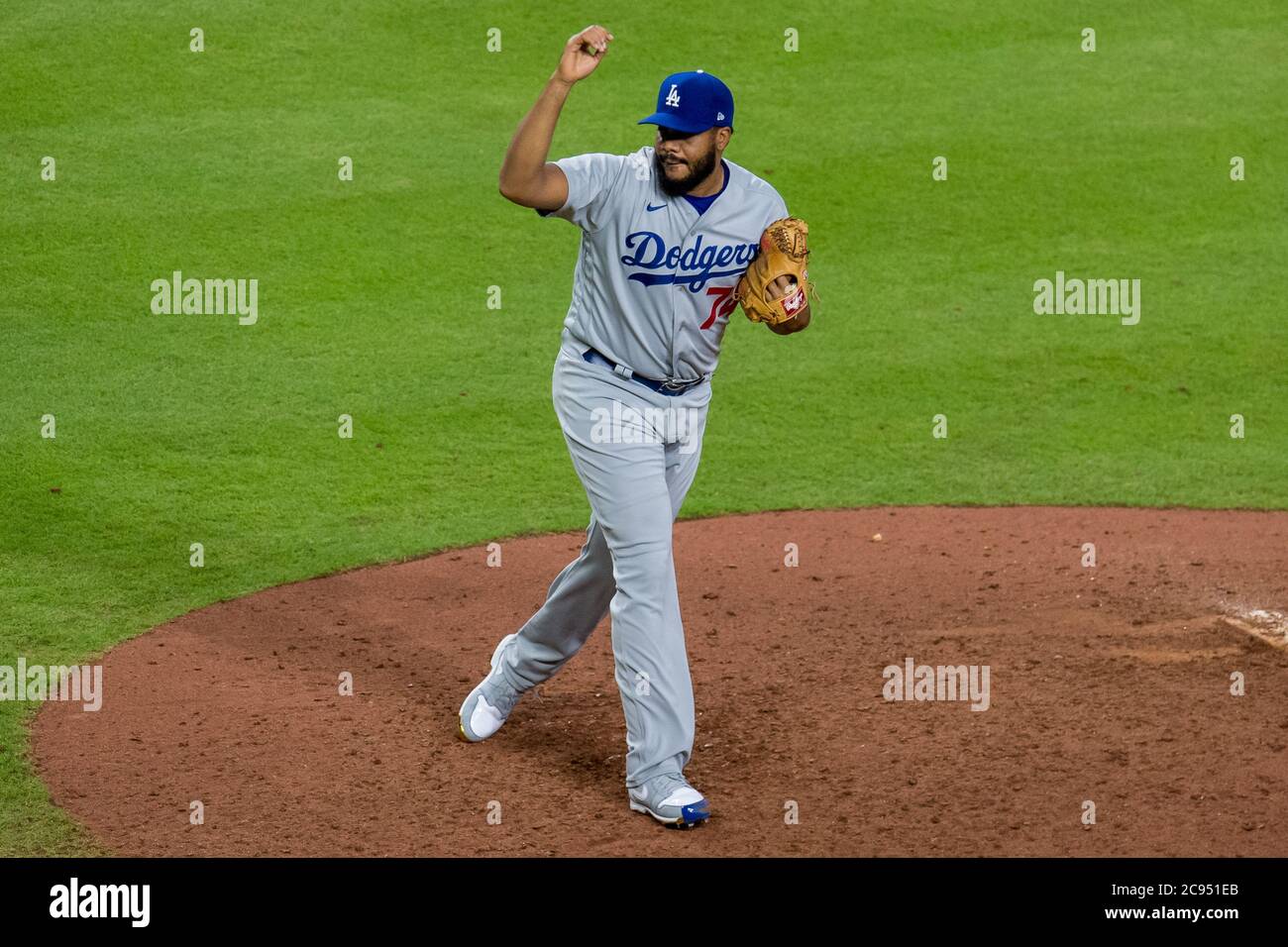 Houston, Stati Uniti. 29 luglio 2020. Il lanciatore di soccorso dei Dodgers di Los Angeles, Kenley Jansen, si batte contro gli Houston Astros nel nono assalimento al Minute Maid Park di Houston martedì 28 luglio 2020. Foto di Trask Smith/UPI Credit: UPI/Alamy Live News Foto Stock