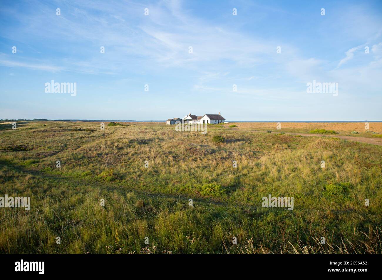 Beach House bungalow sul mare chiamato The Beacons a Shingle Street, Suffolk, Inghilterra, Regno Unito Foto Stock