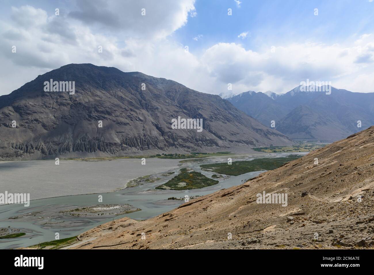 Fiume Pyanj al villaggio di Langar. Corridoio di Wakhan, Tagikistan, Foto Stock