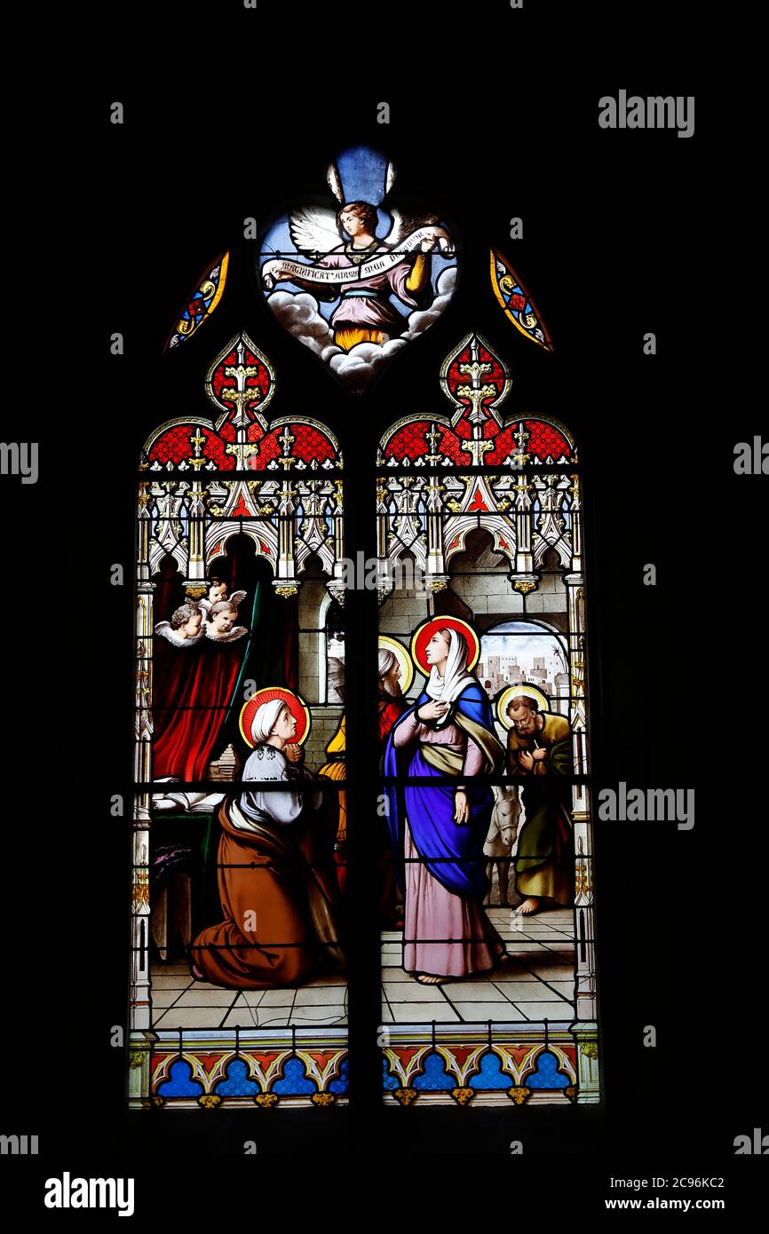 Vetrate nella chiesa di St Germain, Rugles, Francia. Foto Stock