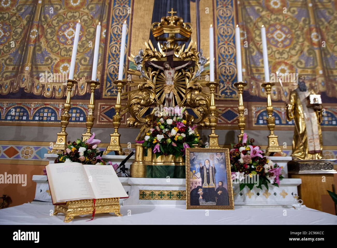 Santa Messa per la festa di San Marone (Patrono della Chiesa Maronita) nella Chiesa di San Marone a Roma. Foto Stock