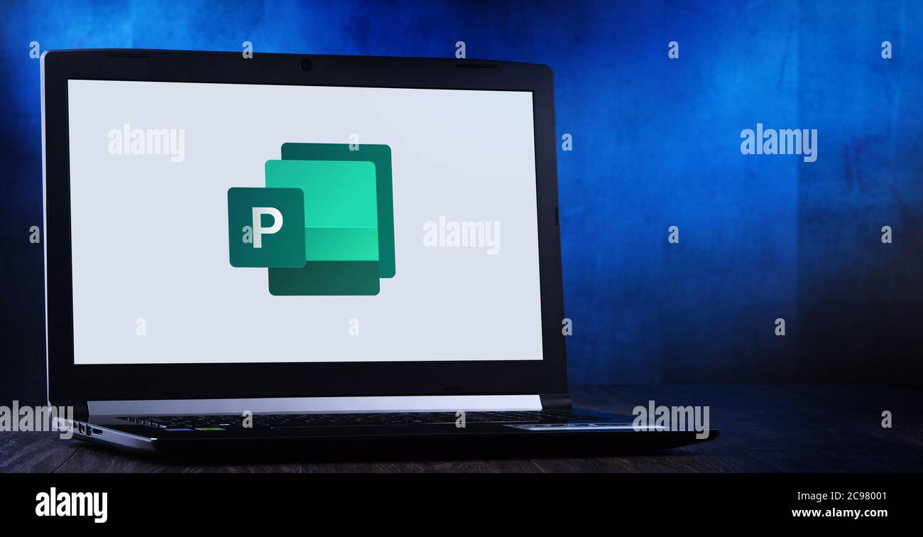 POZNAN, POL - 11 LUGLIO 2020: Computer portatile che visualizza il logo di Microsoft Publisher, un'applicazione di desktop publishing, parte del software della famiglia Office Foto Stock