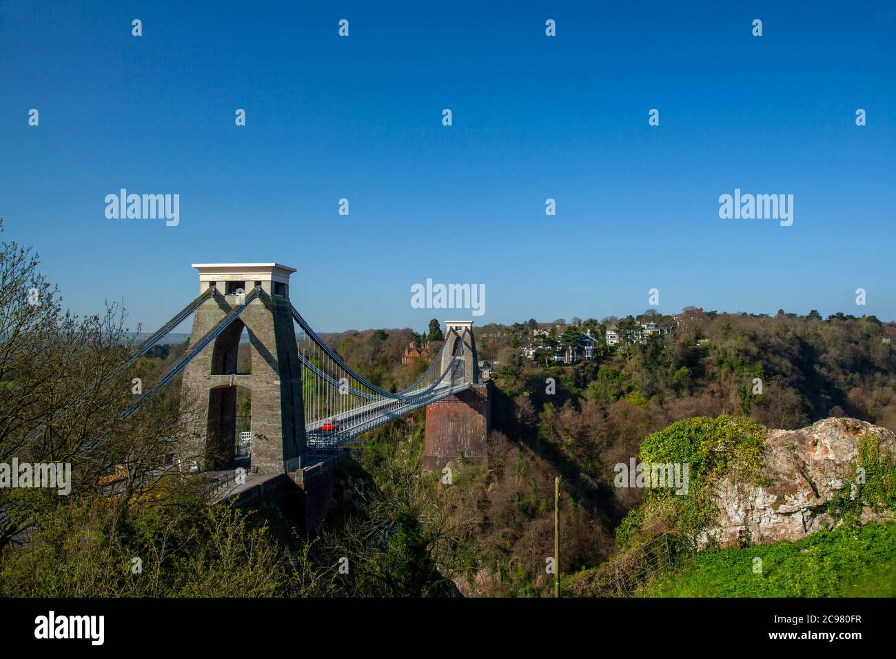Clifton Suspension Bridge sulla gola di Avon, che collega i boschi di Leigh e Clifton. (Un punto di riferimento di Bristol/UK) immagine presenta uno sguardo scenico alla valle AS Foto Stock Clifton Suspension Bridge sulla gola di Avon, che collega i boschi di Leigh e Clifton. (Un punto di riferimento di Bristol/UK) immagine presenta uno sguardo scenico alla valle AS Foto Stock