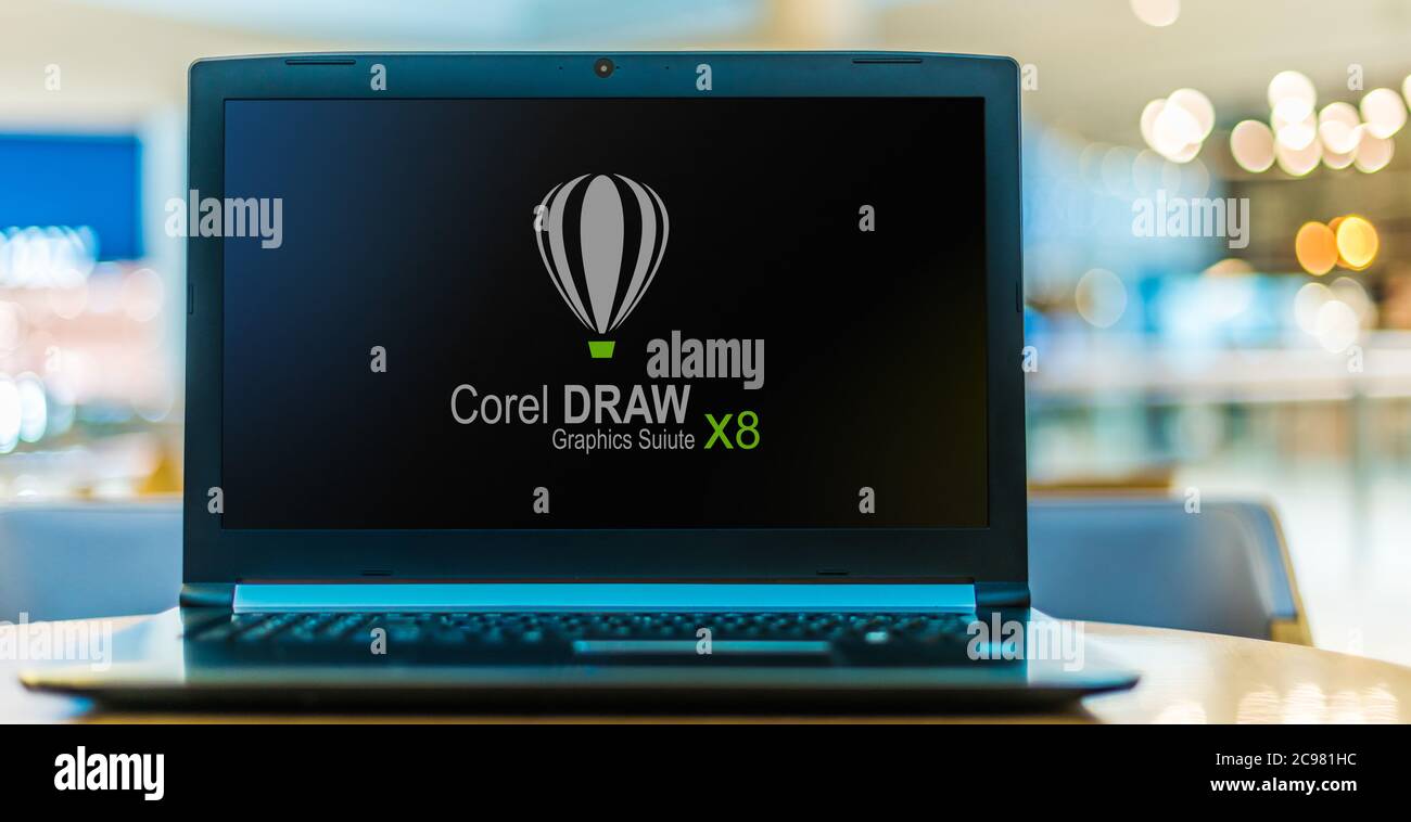 POZNAN, POL - 16 GIU 2020: Computer portatile che visualizza il logo di CorelDRAW, un editor di grafica vettoriale sviluppato e commercializzato da Corel Corporation Foto Stock