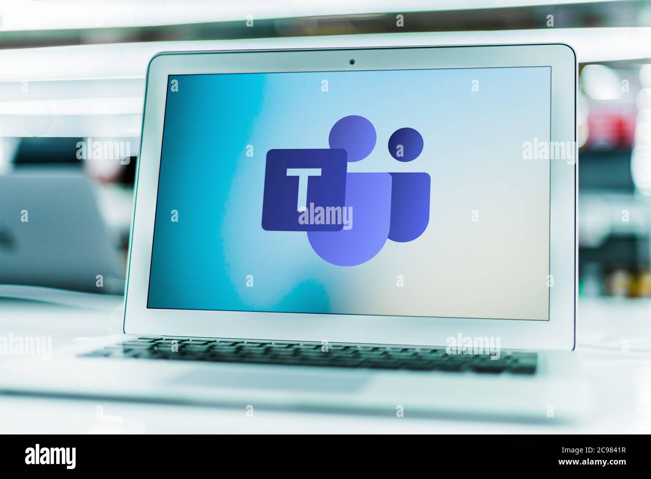 POZNAN, POL - 16 GIU 2020: Computer portatile con logo dei team Microsoft, una piattaforma unificata di comunicazione e collaborazione Foto Stock