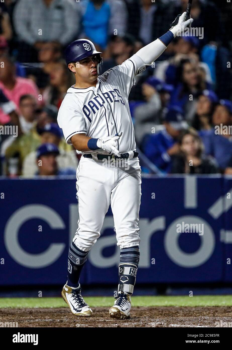 Christian Villanueva, durante el partido de beisbol de los Dodgers de Los Angeles contra Padres de San Diego, durante el primer juego de la serie las Ligas Mayores del Beisbol en Monterrey, Mexico el 4 de Mayo 2018.(Photo: Luis Gutierrez) Foto Stock