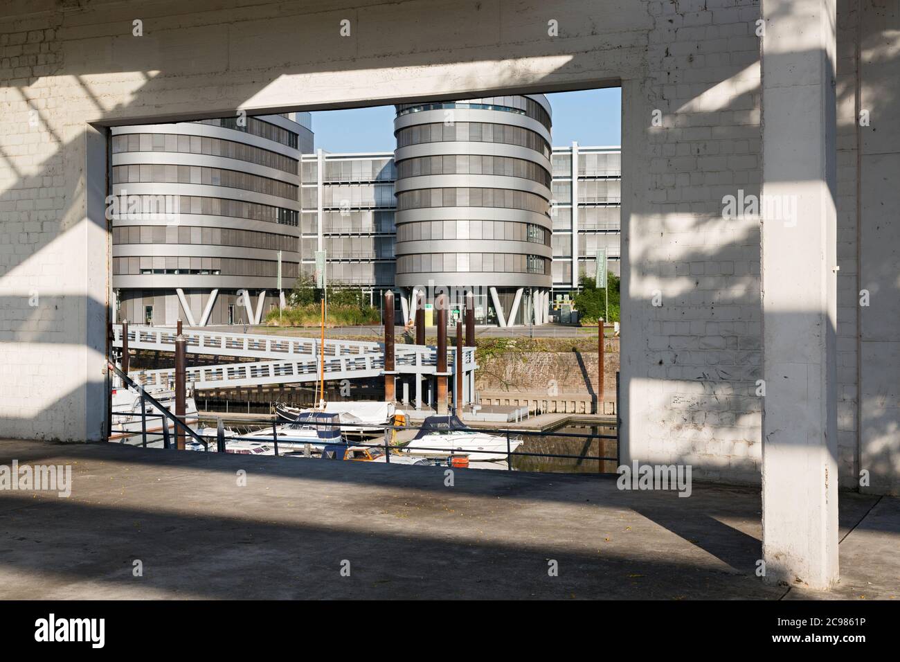 Garten der Erinnerung, Marina, cinque Barche, Bürohäuser, Duisburg, Innenhafen Foto Stock