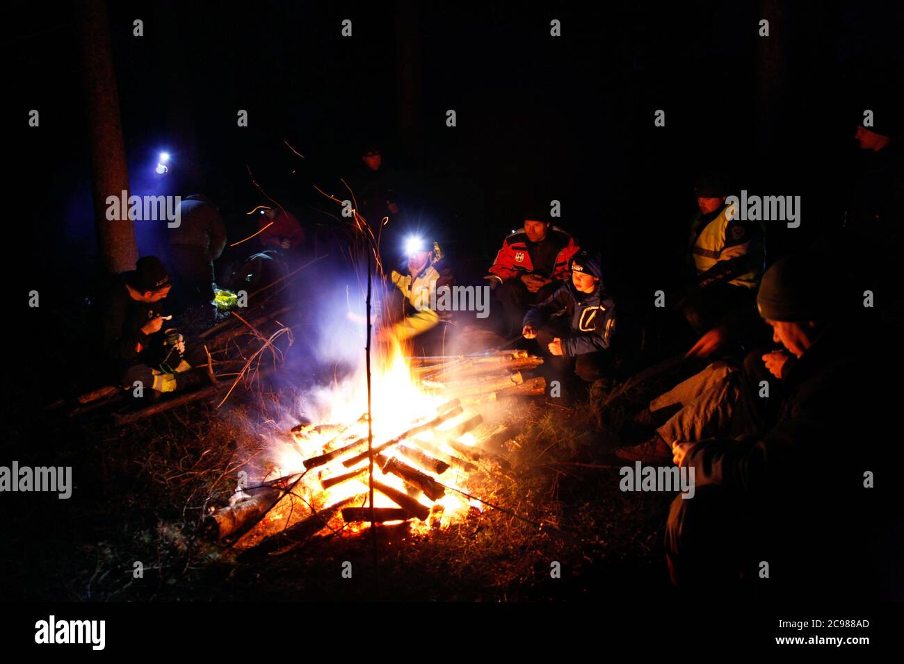 Åsbro, Svezia 2011 una delle competizioni enduro più impegnative del mondo, Novemberkåsan a Åsbro, appena a sud di Örebro. Novemberkåsan è uno degli eventi motociclistici più antichi e più grandi della Svezia. Si tiene dal 1915. Foto Gippe Gustafsson Foto Stock