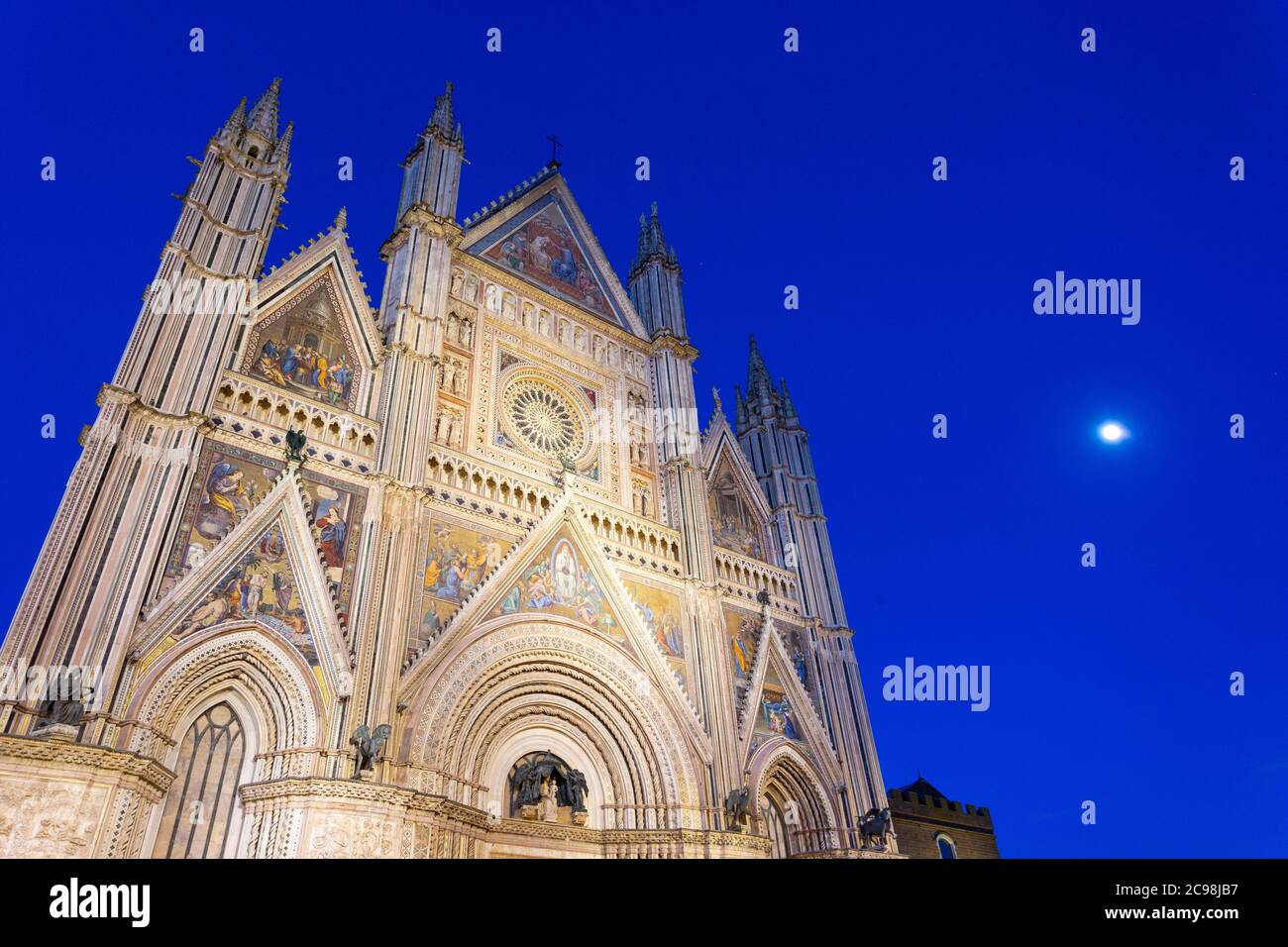 L'iconico Duomo di Orvieto in provincia di Terni, Umbria, Italia Foto Stock