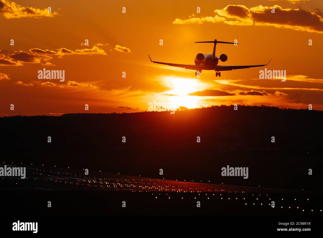 German Airlines Lufthansa Bombardier CRJ-900LR atterra all'aeroporto internazionale di Cracovia-Balice. Foto Stock