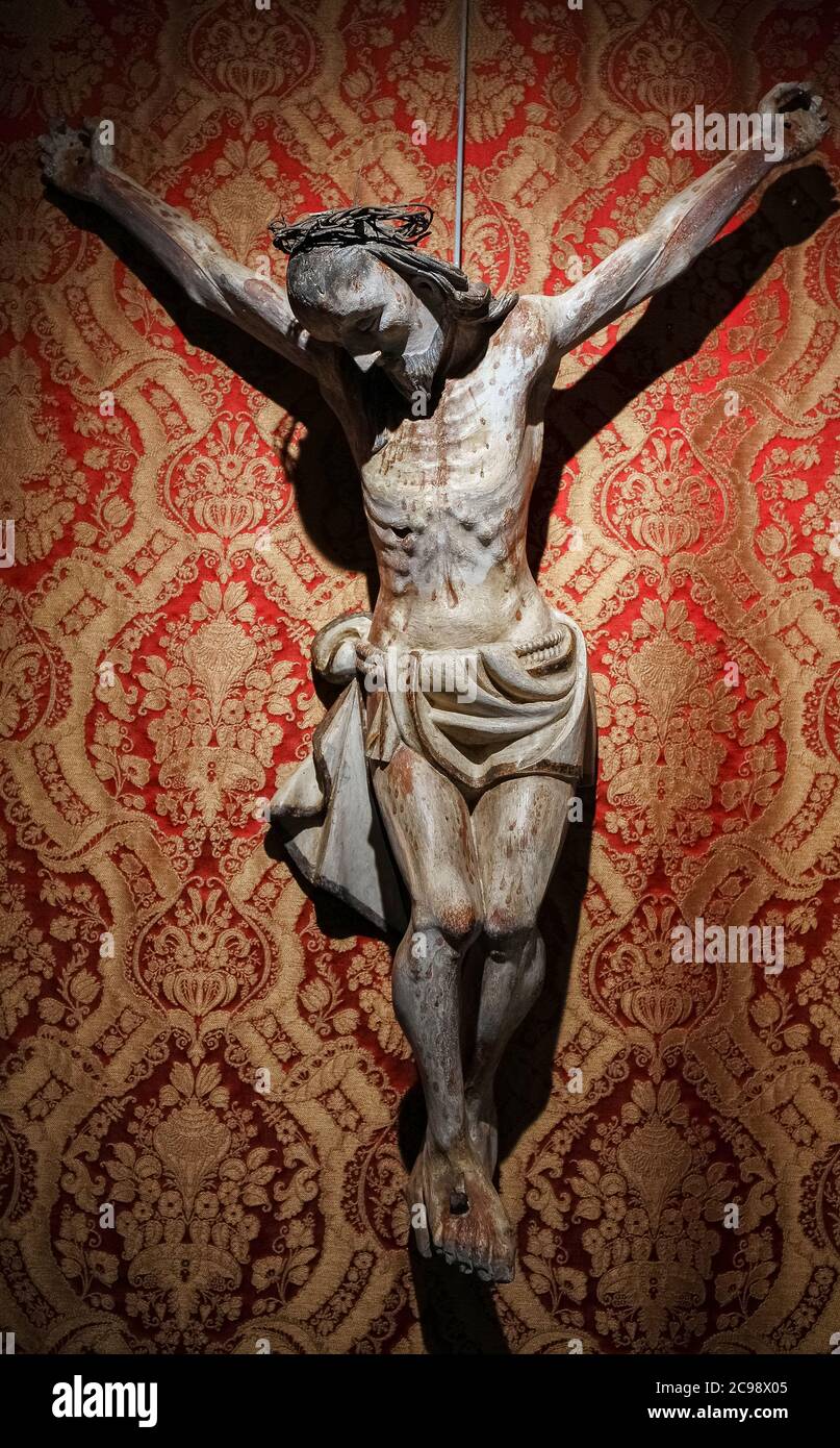 Italia Lombardia Milano Museo Diocesano - Cristo crocifisso dallo scultore coloniale sec. XVIII Foto Stock