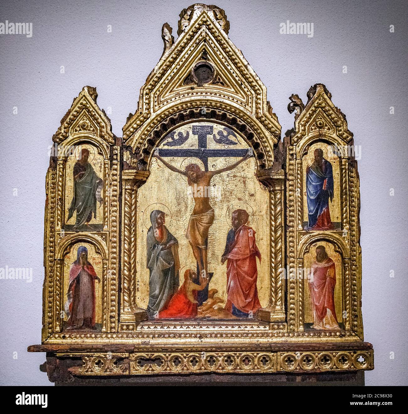 Italia Lombardia Milano Museo Diocesano - Cristo Crocifisso e Santi di Lorenzo Veneziano XIII secolo Foto Stock