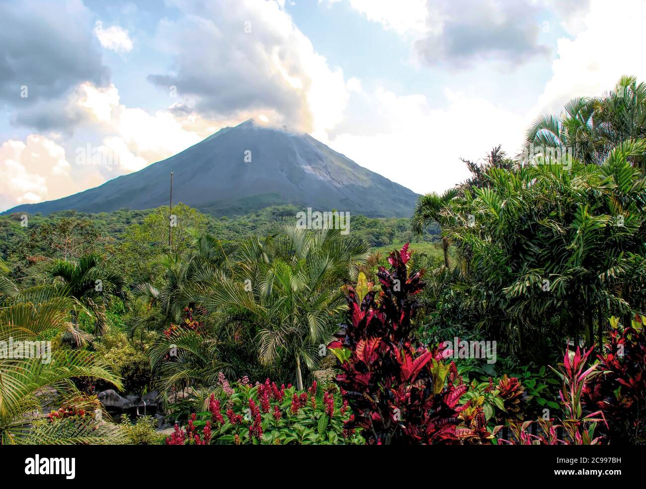 Vulcano attivo Arenal, la Fortuna, Costa Rica Foto Stock