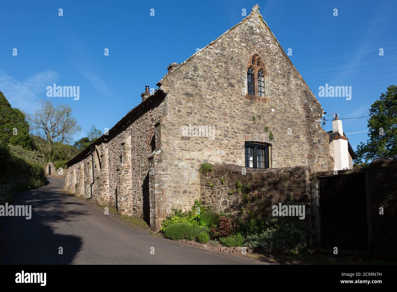 14 ° secolo Tito Barn a Selworthy. Somerset UK Foto Stock