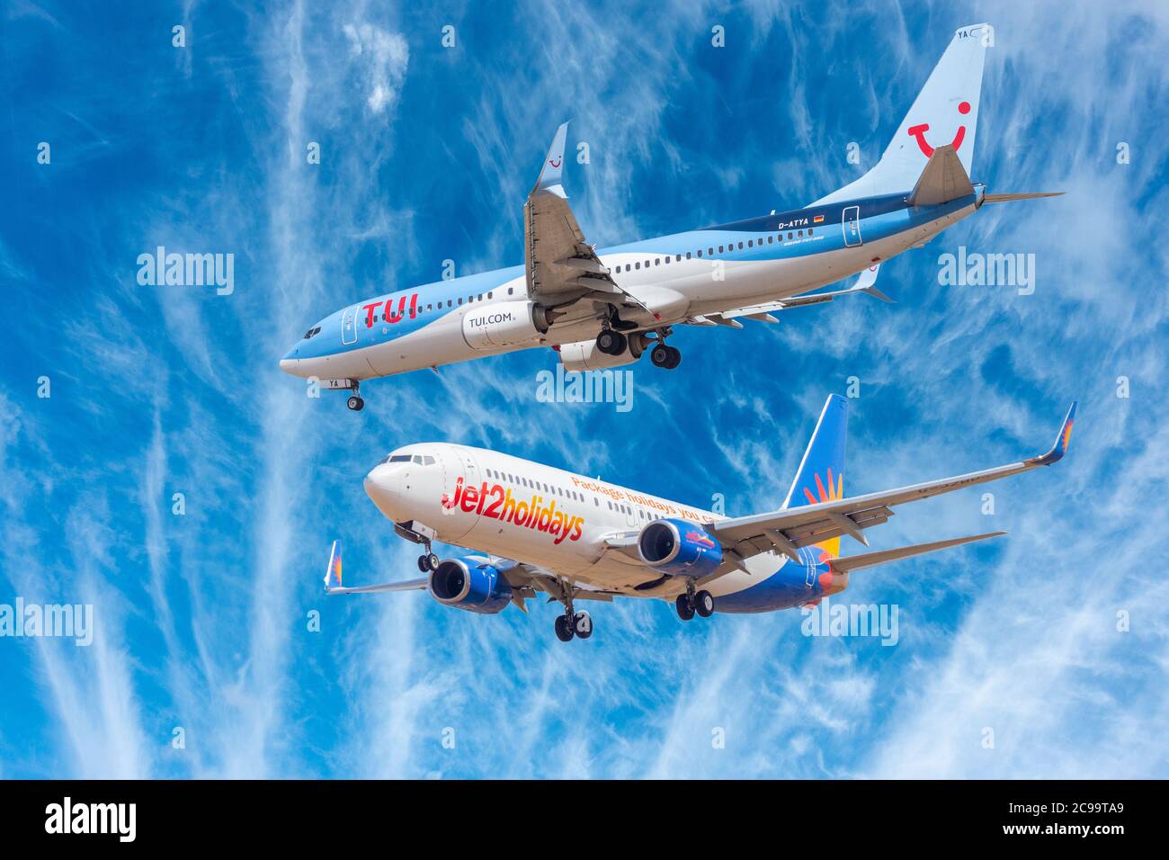 Immagine composita di aerei Jet2, Jet 2 e Tui. Foto Stock