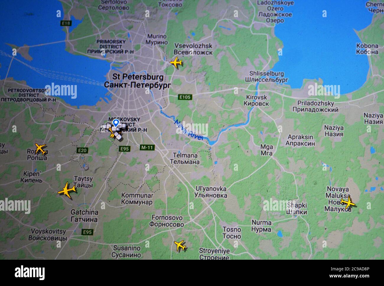 Traffico aereo su San Pietroburgo, Russia (29 luglio 2020, UTC 12.04) su Internet con il sito Flightradar 24, durante il Coronavirus Pandemic Foto Stock