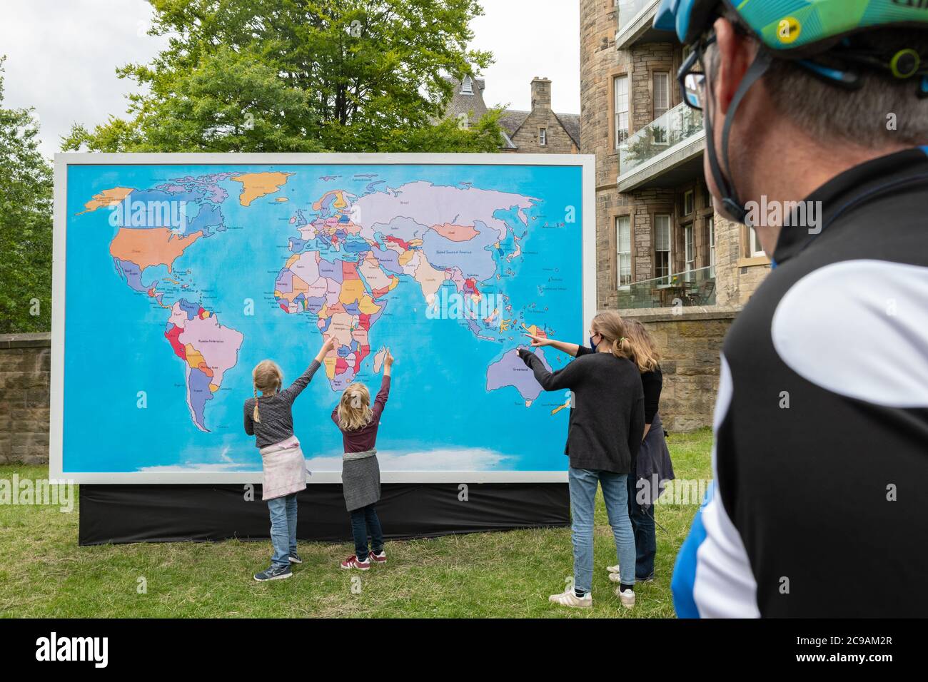 Edinburgh Art Festival 2020 - annullato a causa della pandemia del coronavirus - alcuni lavori degli anni precedenti sono stati esposti per segnare le date. Nella foto - l'Han Foto Stock