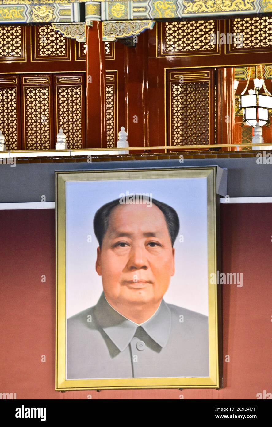 Ritratto di Mao Zedong (Mao TSE-Tung) alla porta di Tiananmen, Città Proibita. Pechino, Cina Foto Stock