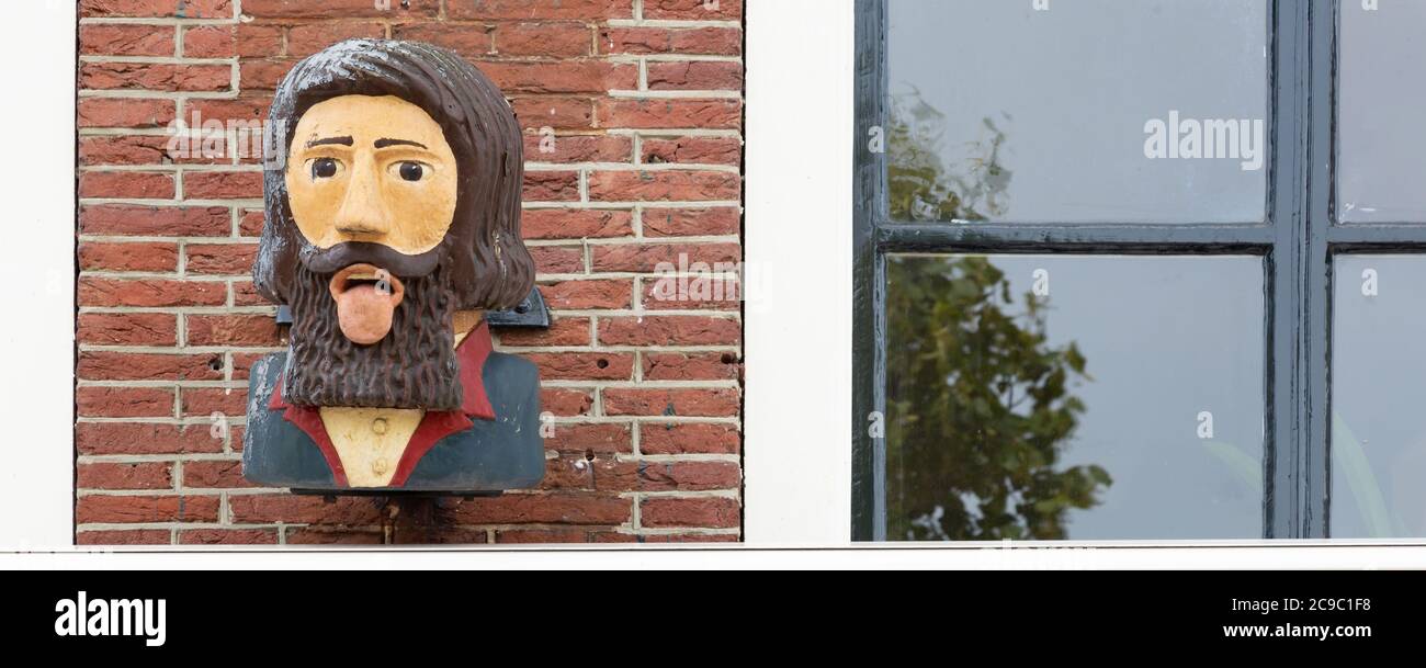 Leiden, Paesi Bassi - 22 luglio 2020: Scultura di un cosiddetto gaper, simbolo storico e icona per i farmacisti olandesi Foto Stock