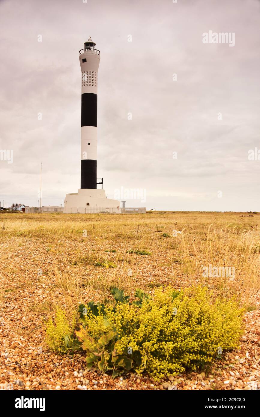 Dungeness nuovo faro sulla spiaggia a Dungeness, Kent, Inghilterra Foto Stock