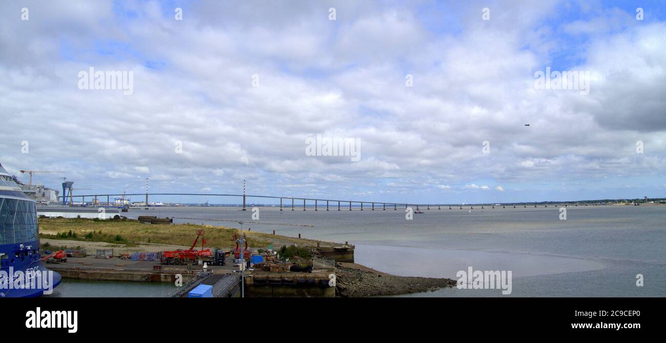 St Nazaire, Loire Atlantique, Francia - Agosto 16 2018: Vista mare dal porto di St Nazaire. Foto Stock