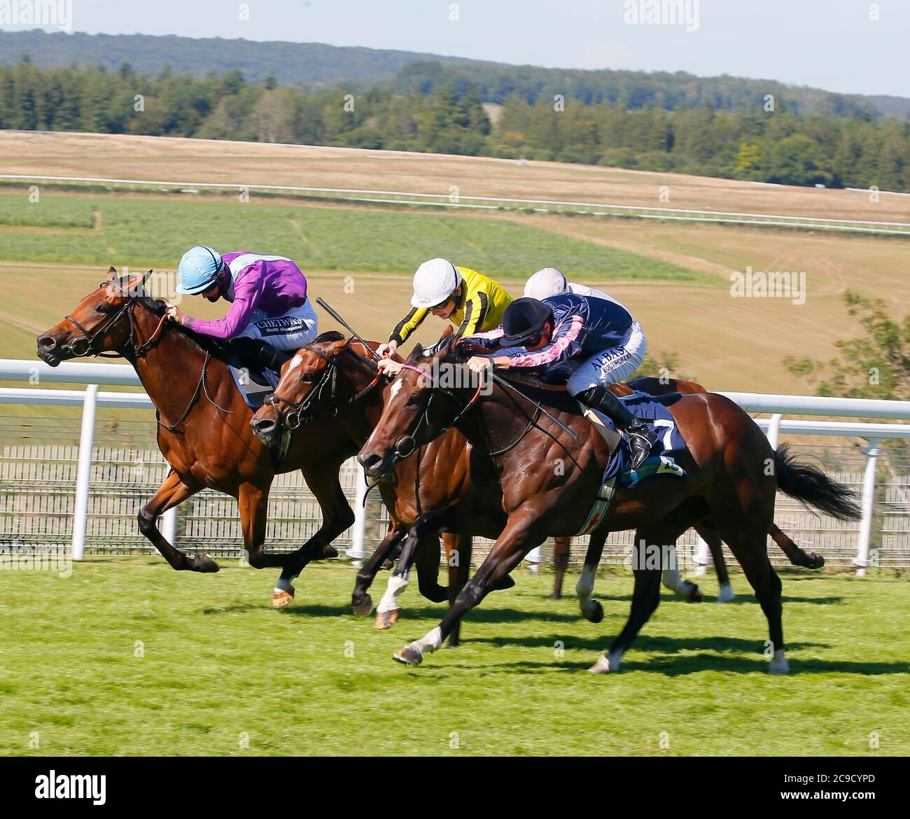 Spirit of Bermuda guidato da Tom Marquand vince il British European Breeders Fund EBF Maiden Fillies' Stakes durante il terzo giorno del Goodwood Festival presso l'ippodromo di Goodwood, Chichester. Foto Stock