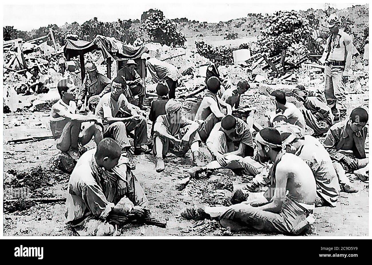 La sanguinosa e lunga battaglia di OKINAWA in Giappone nel 1945. La battaglia fu una delle più sanguinose della PacificLa sanguinosa e lunga battaglia DI OKINAWA in Giappone nel 1945. La battaglia fu una delle più sanguinose del Pacifico Foto Stock