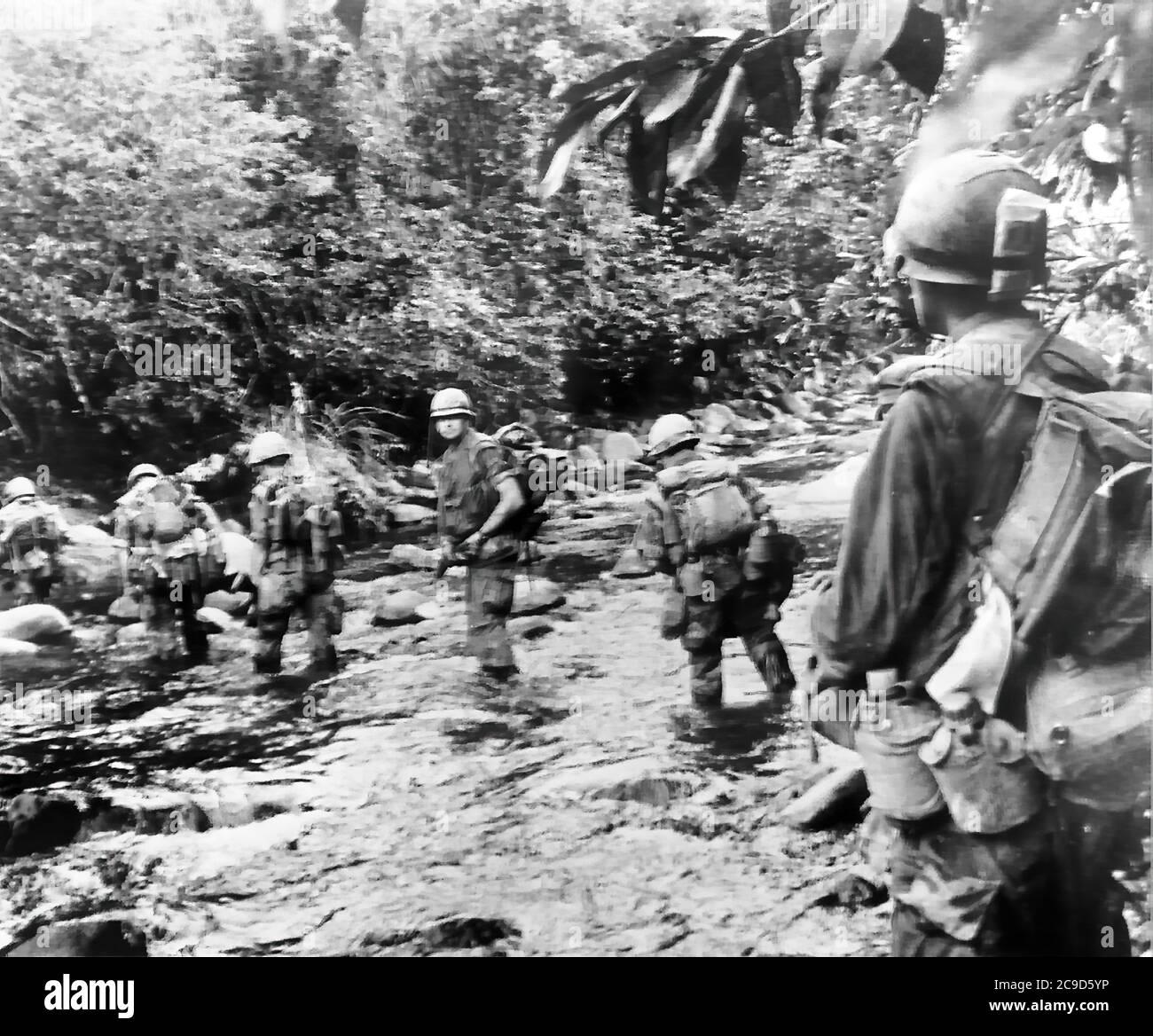 La sanguinosa e lunga battaglia di OKINAWA in Giappone nel 1945. La battaglia fu una delle più sanguinose della PacificLa sanguinosa e lunga battaglia DI OKINAWA in Giappone nel 1945. La battaglia fu una delle più sanguinose del Pacifico Foto Stock