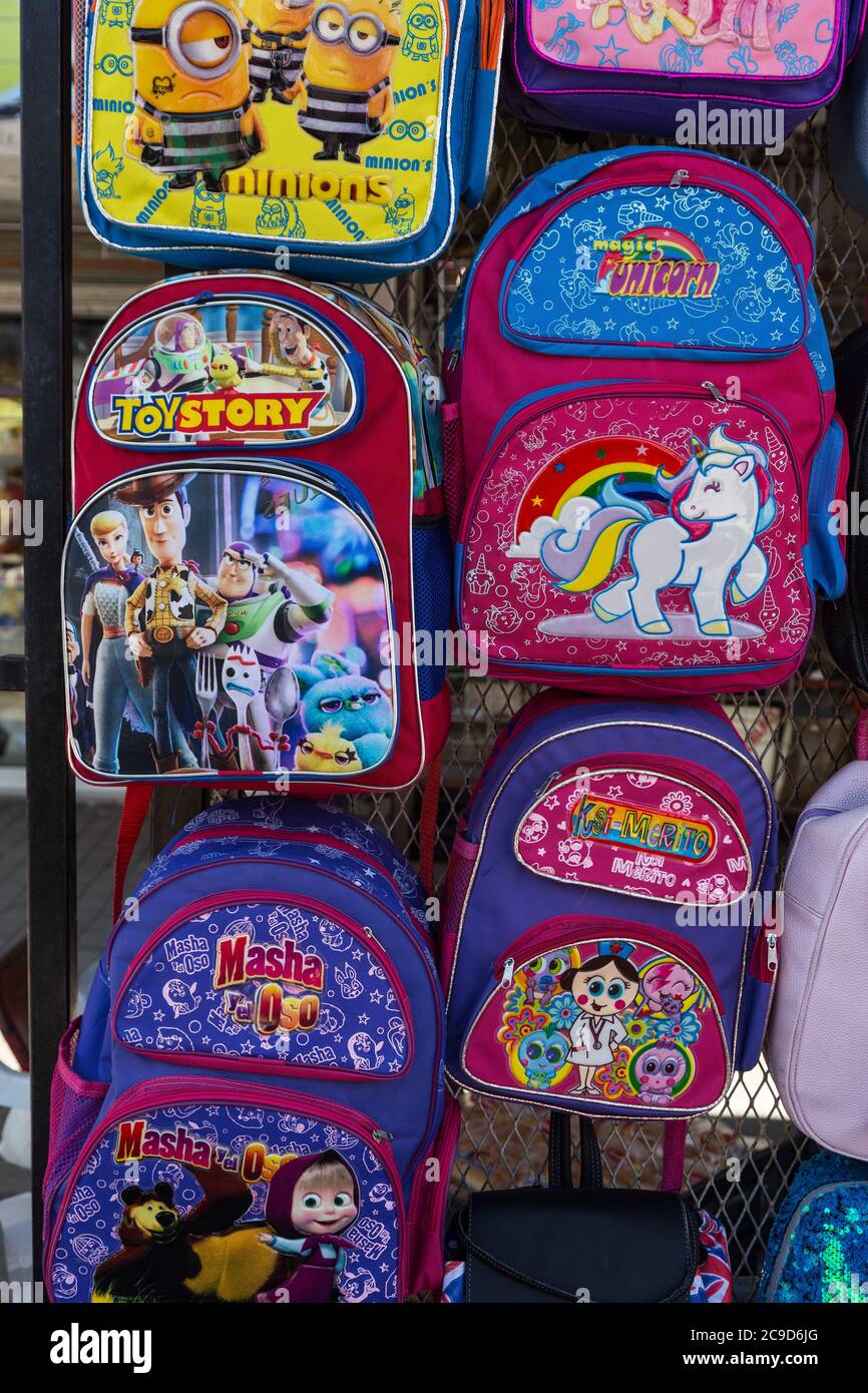 Ciudad Juarez, Chihuahua, Messico. Back Pack per bambini, borse per libri scolastici. Foto Stock