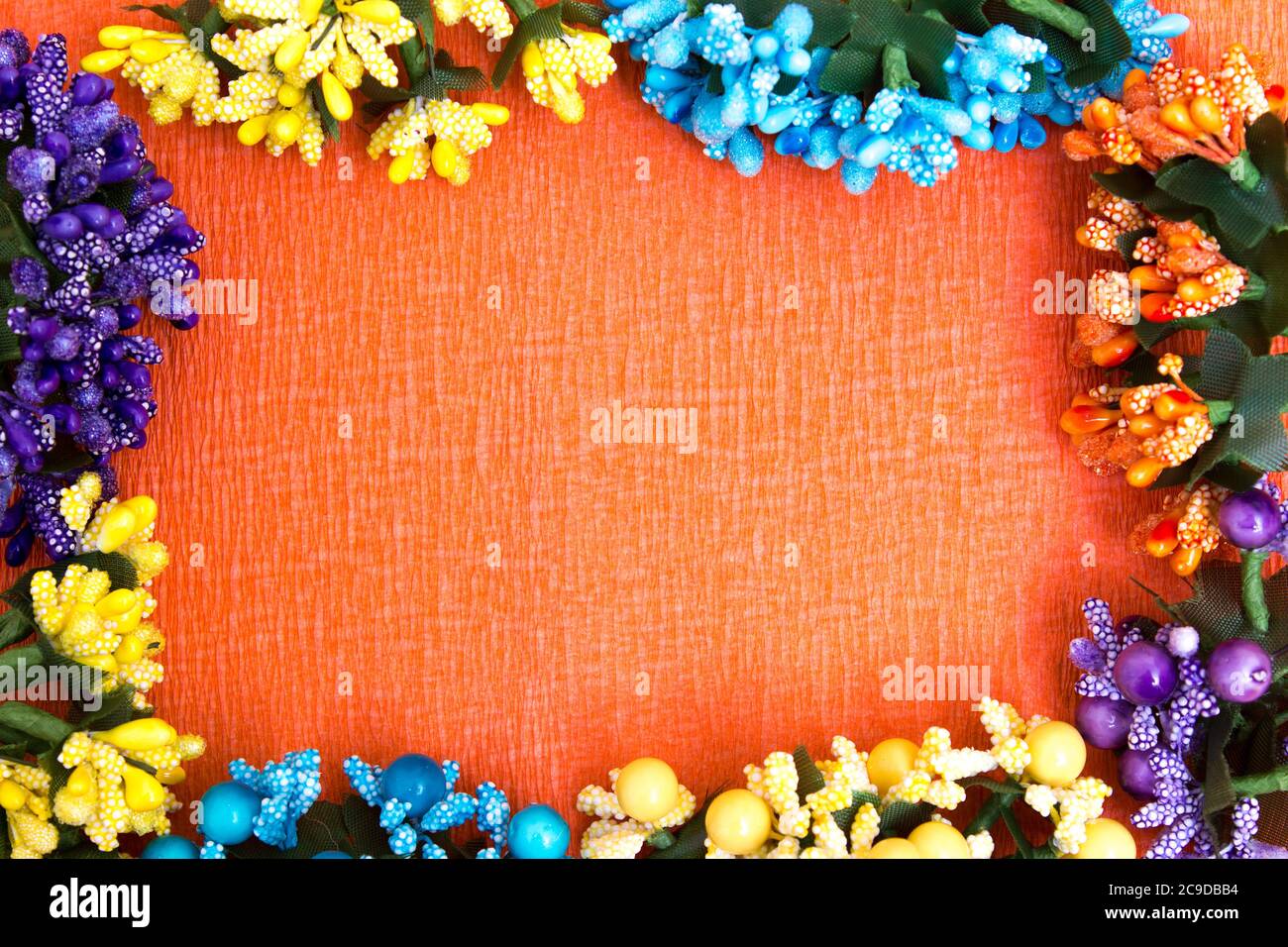 Cornice di fiori artificiali luminosi - multicolore, splendido sfondo Foto Stock