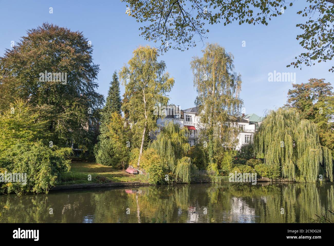 Giardini sul canale alster ad Amburgo Foto Stock